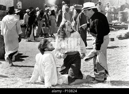 Original Film Titel: THE JEWEL OF THE NILE. Englischer Titel: The JEWEL OF THE NILE. Regisseur: LEWIS TEAGUE. Jahr: 1985. Stars: Kathleen Turner, Michael Douglas, Danny Devito. Quelle: 20th Century Fox/Album Stockfoto