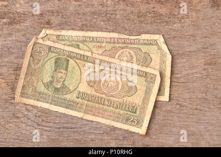 Alte rumänische Geld. Ex-sozialistischen Republik Rumänien. Stockfoto