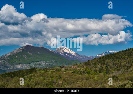 Pollino Massiv, Ansicht von der Straße 92 in der Nähe von San Lorenzo Bellizzi, südlichen Apennin, Nationalpark Pollino, Kalabrien, Italien Stockfoto