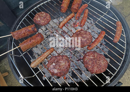 Gut gekocht Grill Fleisch auf Sommer Garten Grill Stockfoto