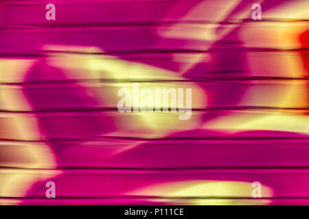 Kreative Zusammenfassung Hintergrund wie Pinsel oder Pastellmalerei voller Dynamik in Rot, Gelb, Magenta usw. Stockfoto