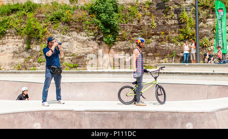 Fahrrad Akrobatik während RedBull 3 in 1 BMX-Wettbewerb, der Stadt Luxemburg, Luxemburg Stockfoto