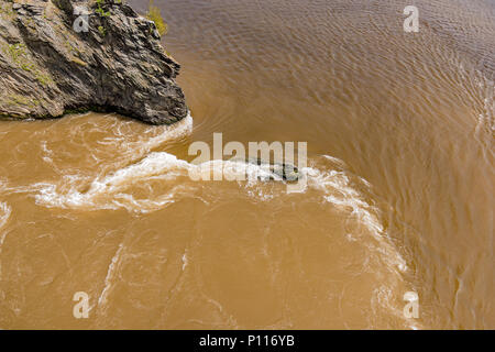 Blick auf die Rückfahrscheinwerfer fällt von der Brücke in St. John, New Brunswick, Kanada. Stockfoto