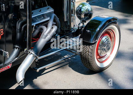 Berlin, Deutschland - 09 Jun, 2018: Altes auto motor Innenraum an Oldtimer Automobil Veranstaltung Classic Days in Berlin Stockfoto