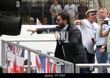 London, England. 9. Juni 2018. Zehntausende von patriotischen Englisch Protest zu Freier Journalist Tommy Robinson, die sie als nationale Helden beschreiben Stockfoto