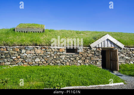 Replik der Nordischen Wikinger langhaus an Brookpoint, Unst, Shetlandinseln, Schottland, Großbritannien Stockfoto