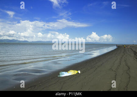 Wolken über dem Naf-Fluss in Teknaf Insel in Cox's Bazar, Bangladesch. Bangladesch hat immense Schönheit der Natur. © REHMAN Asad/Alamy Stock Foto Stockfoto