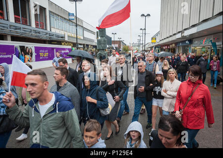 Harlow, Essex, UK. 3. September 2016. Hunderte von Menschen an einem Marsch der Stille im Zentrum von Harlow, Essex, an. Der März, weitgehend aus Stockfoto