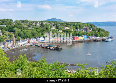 Blick auf den Hafen und Kai, Tobermory, Isle of Bute, Innere Hebriden, Argyll und Bute, Schottland, Vereinigtes Königreich Stockfoto