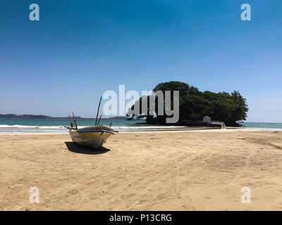 Taprobane Island Bay Strand in Weligama, Sri Lanka Stockfoto