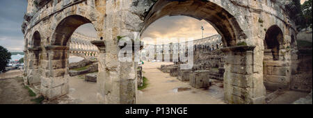 Panorama der antiken römischen Amphitheater (Arena) in Pula Pula. Kroatien Stockfoto