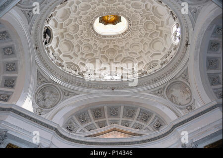 San Carlo alle Quattro Fontane (1634-46), Blick auf der einen Seite, die ovale Kuppel und seitlichen Nische (in PS gerendert), durch F. Borromini, Rom, Italien Stockfoto