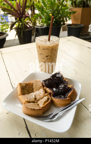 Eis Kaffee und Schokolade, Brot Stockfoto