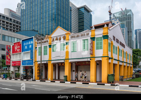 Singapur - 10. Juni 2018: Juwelier shop farbenfrohes Gebäude in Chinatown am Tag Stockfoto
