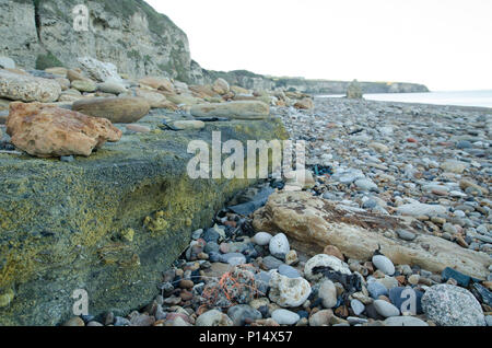 Zeichen der früheren Industrie am Strand von Blast Strand, Dawdon, County Durham Stockfoto