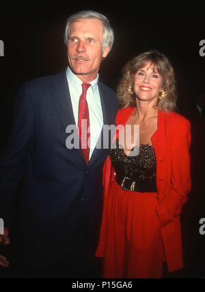 CULVER CITY, CA - 30. SEPTEMBER: (L-R) Ted Turner und die Schauspielerin Jane Fonda der Ersten Jährlichen Environmental Media Awards am 30. September teilnehmen, 1991 bei Sony Pictures Studios in Culver City, Kalifornien. Foto von Barry King/Alamy Stock Foto Stockfoto