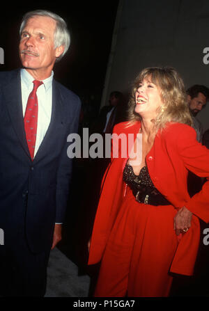 CULVER CITY, CA - 30. SEPTEMBER: (L-R) Ted Turner und die Schauspielerin Jane Fonda der Ersten Jährlichen Environmental Media Awards am 30. September teilnehmen, 1991 bei Sony Pictures Studios in Culver City, Kalifornien. Foto von Barry King/Alamy Stock Foto Stockfoto