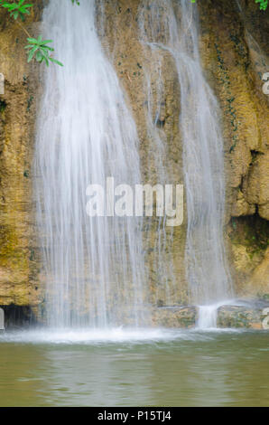 Sai Yok Yai Wasserfälle bei Sai Yok Nationalpark Kanchanaburi Thailand. Stockfoto