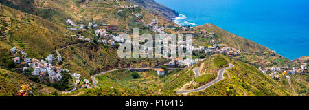 Wunderschöne Aussicht auf das Dorf Taganana im Anagagebirge, Teneriffa, Kanarische Inseln, Spain-Panorama Stockfoto