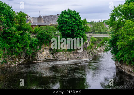 Entlang dem Grand River gelegen, Fergus ist die größte Gemeinschaft im Zentrum von Wellington, eine Gemeinde in Wellington County. Stockfoto