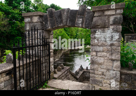 Entlang dem Grand River gelegen, Fergus ist die größte Gemeinschaft im Zentrum von Wellington, eine Gemeinde in Wellington County. Stockfoto