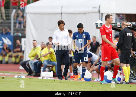 (L - R) Akira Nishino, Yoshinori Muto (JPN), Jun 8, 2018 - Fußball: Internationales Freundschaftsspiel zwischen der Schweiz 2-0 Japan im Stadio communale Cornaredo in Lugano in der Schweiz. (Foto von mutsu Kawamori/LBA) [3604] Stockfoto