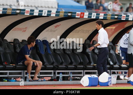 (L - R) Yuya Osako, Akira Nishino (JPN), Jun 8, 2018 - Fußball: Internationales Freundschaftsspiel zwischen der Schweiz 2-0 Japan im Stadio communale Cornaredo in Lugano in der Schweiz. (Foto von mutsu Kawamori/LBA) [3604] Stockfoto