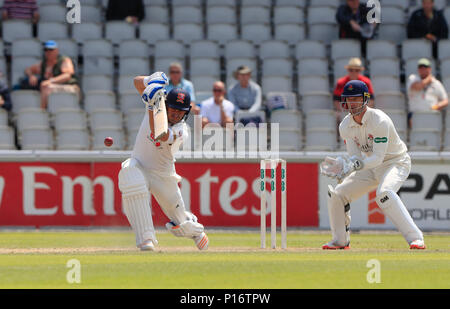 Emirate Old Trafford, Manchester, UK. 11 Juni, 2018. Specsavers County Championship Cricket, Lancashire versus Essex; Neil Wagner von Essex auf seinem Weg zu einer Punktzahl von 29 läuft Credit: Aktion plus Sport/Alamy leben Nachrichten Stockfoto