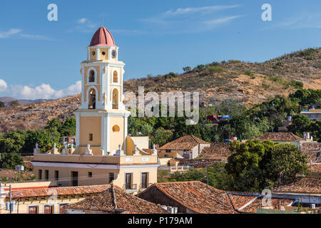 Der Glockenturm der Convento de San Francisco in der UNESCO Weltkulturerbe Stadt Trinidad, Kuba. Stockfoto