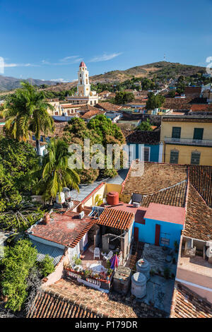 Der Convento de San Francisco und der Plaza Mayor in der UNESCO Weltkulturerbe Stadt Trinidad, Kuba. Stockfoto