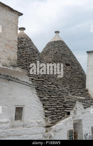 Einzigartige kleine Süd Italia Stadt Alberobello mit antient Steine konische Häuser Trullo, Reiseziel, Region Apulien in der Nähe von Bari Stockfoto