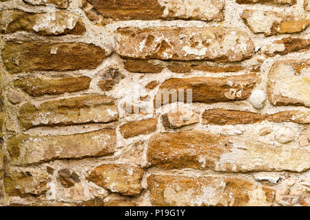 Corraline crag Stein rock im Gebäude des Dorfes Pfarrkirche verwendet, St. Johannes der Täufer, Butley, Suffolk, England, Großbritannien Stockfoto