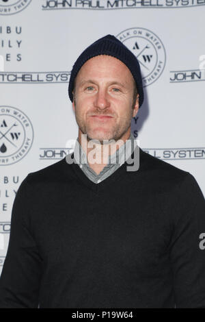 "Wellen der Liebe" Liebe Geldbeschaffer für einen Spaziergang auf dem Wasser surfen Therapie Organisation an der Annenberg Beach House mit: Scott Caan Wo: Los Angeles, Kalifornien, Vereinigte Staaten, wenn: 10. Mai 2018 Credit: Sheri Determan/WENN.com Stockfoto