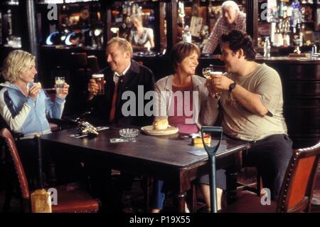 Original Film Titel: SHAUN DER TOTEN. Englischer Titel: SHAUN DER TOTEN. Regisseur: Edgar Wright. Jahr: 2004. Stars: KATE ASHFIELD, PENELOPE WILTON, Simon Pegg. Credit: ROGUE BILDER / Album Stockfoto