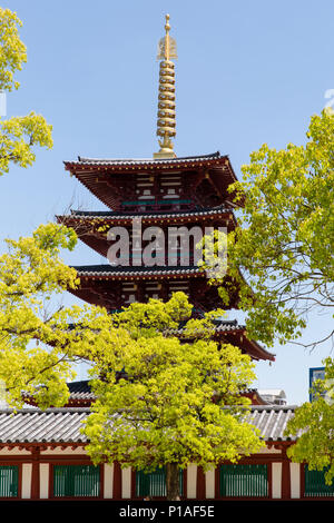 Fünf stöckige Pagode Gebäude der wichtigsten Shitennoji Tempel, Osaka, Japan Stockfoto