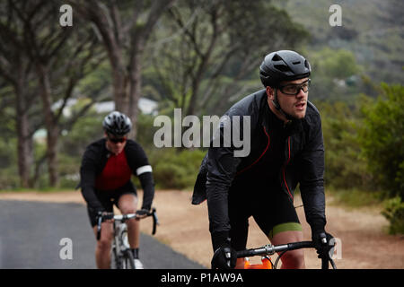 Bestimmt männliche Radfahrer Radfahren Stockfoto