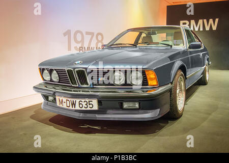 München, Deutschland - 8 April 2017: 1983 BMW M 635 CSi in der BMW-Museum. Stockfoto