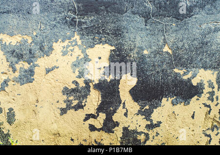 Alte Mauer Textur. Mit Peeling von tar Oberfläche. Schwarze und weiße Textur Stockfoto