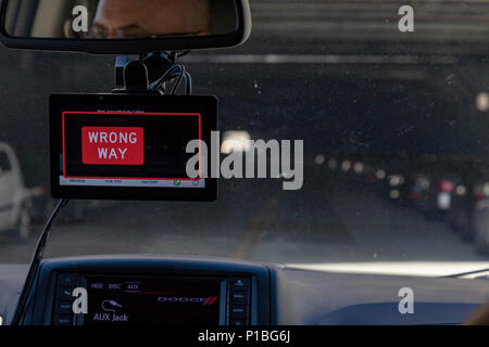 Detroit, Michigan - eine Demonstration der angeschlossenen Fahrzeugtechnik an der intelligente Transport Gesellschaft von Amerika Jahrestagung. Das System fl Stockfoto