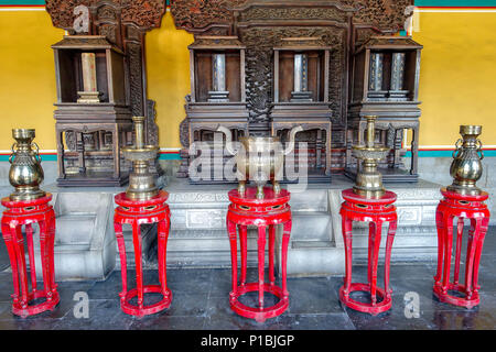 Peking, China - 14. MÄRZ 2016: Einrichtung einer Pagode in der Nähe des Imperial Gewölbe des Himmels, der Tempel des Himmels Komplex, eine kaiserliche Opferaltar in Sein Stockfoto