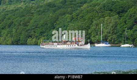 MV. Teal, einer Der dampfschiffe als Vergnügen Kreuzer auf Windermere, Docking am Lakeside verwendet, Lake District, Cumbria, UK. Ein UNESCO Weltkulturerbe. Stockfoto