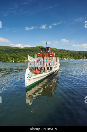 MV. Teal, einer Der dampfschiffe als Vergnügen Kreuzer auf Windermere, Docking am Lakeside verwendet, Lake District, Cumbria, UK. Ein UNESCO Weltkulturerbe. Stockfoto