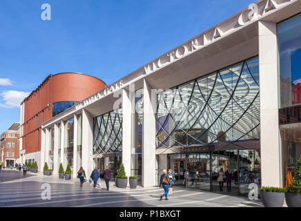 Yorkshire England Leeds Leeds yorkshire Victoria Shopping Center Victoria Gate Mode Designer Shops High-End-Department Store Leeds England England Stockfoto