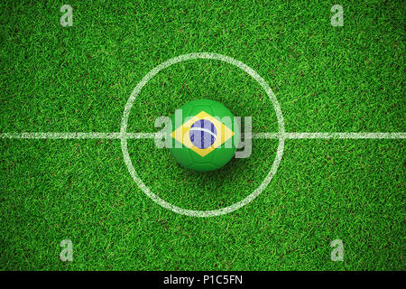 Zusammengesetztes Bild des Fußballs in Brasil Farben Stockfoto