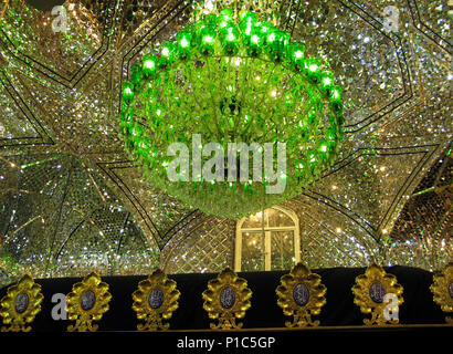 Shah Cheragh Moschee spiegel Mosaik Decke - 24-02-2009 Shiraz, Iran Stockfoto