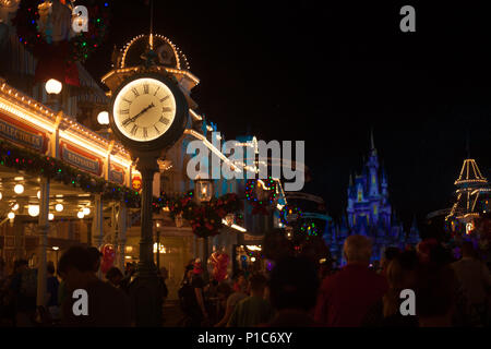 Disneyworld bei Nacht - Mickey's Very Merry Christmas Party Stockfoto