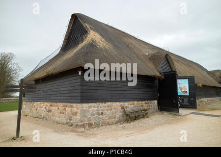 Avebury Besucherzentrum in der großen Scheune Zehntscheune avebury Wiltshire England Großbritannien Stockfoto