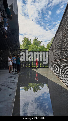 London, Großbritannien. 11 Juni, 2018. Serpentine Pavillon 2018 von mexikanischen Architekten Frida Escobedo Credit ausgelegt: Joanne Underhill/Alamy leben Nachrichten Stockfoto