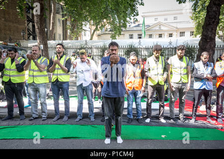 London, Großbritannien. 10 Juni, 2018. Pro-Palestinian Al Quds Tag März durch das Zentrum von London von der Islamischen Menschenrechtskommission organisiert. Eine internationale Veranstaltung, die in den Iran begann 1979. Credit: Guy Corbishley/Alamy leben Nachrichten Stockfoto