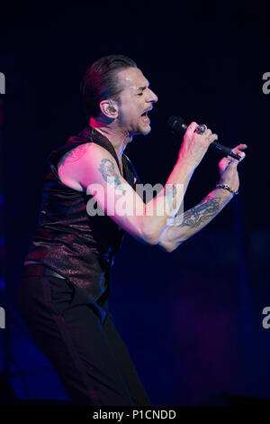 Toronto, Kanada. 11. Juni 2018. Dave Gahan von DEPECHE MODE im Air Canada Centre auf der 'Global Spirit Tour" in Toronto, Kanada. Credit: topconcertphoto/Alamy leben Nachrichten Stockfoto